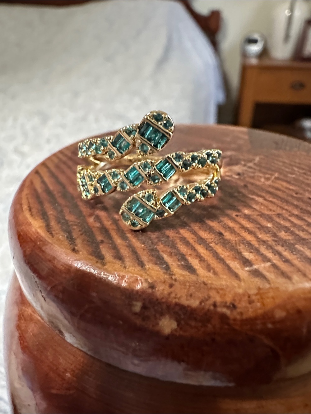 Gold-Tone Ring with Emerald Green Crystals